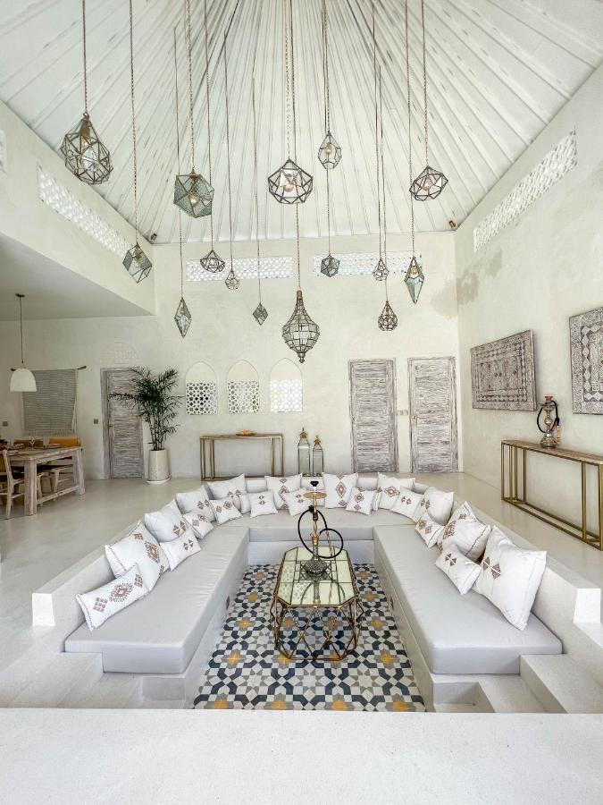 Casa Blanca Villa Canggu Buitenkant foto