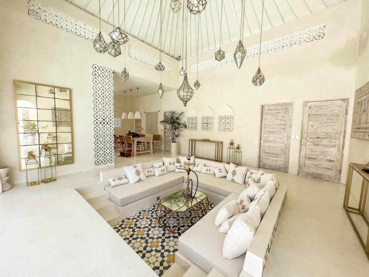 Casa Blanca Villa Canggu Buitenkant foto