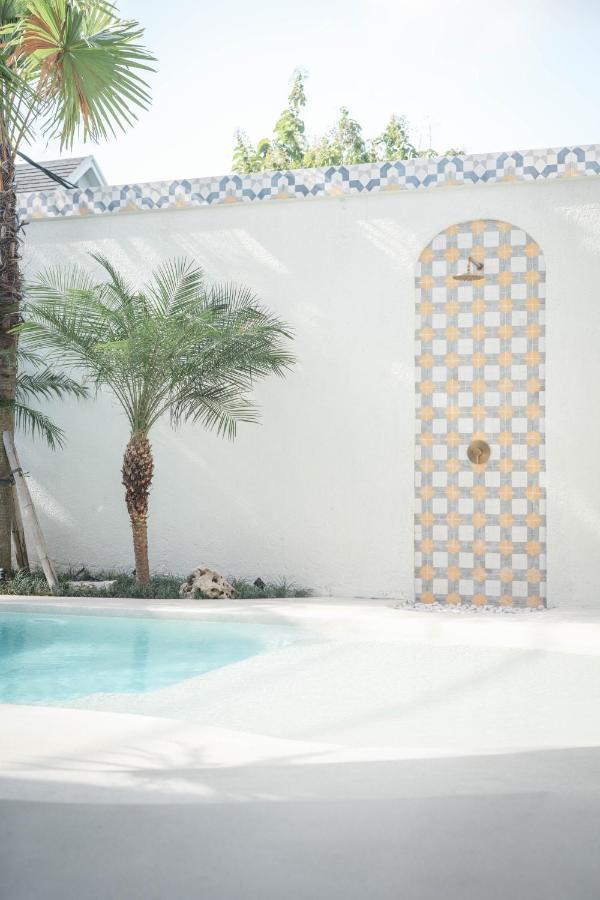 Casa Blanca Villa Canggu Buitenkant foto